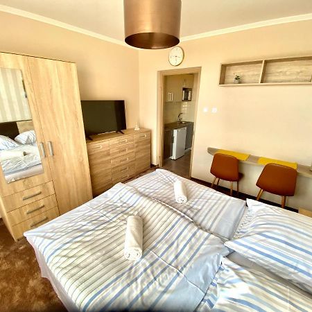 Aqua Blue Apartmanok - Шіофок Екстер'єр фото