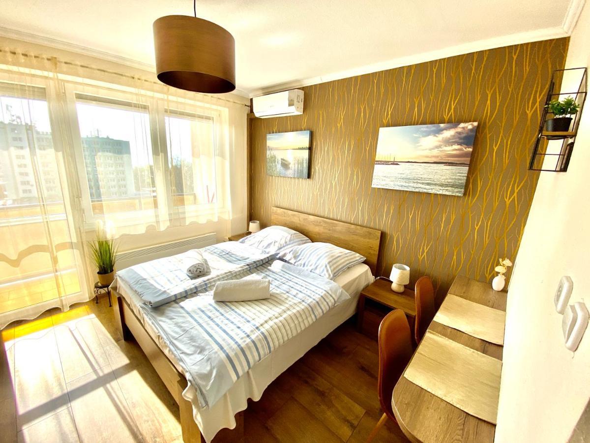 Aqua Blue Apartmanok - Шіофок Екстер'єр фото