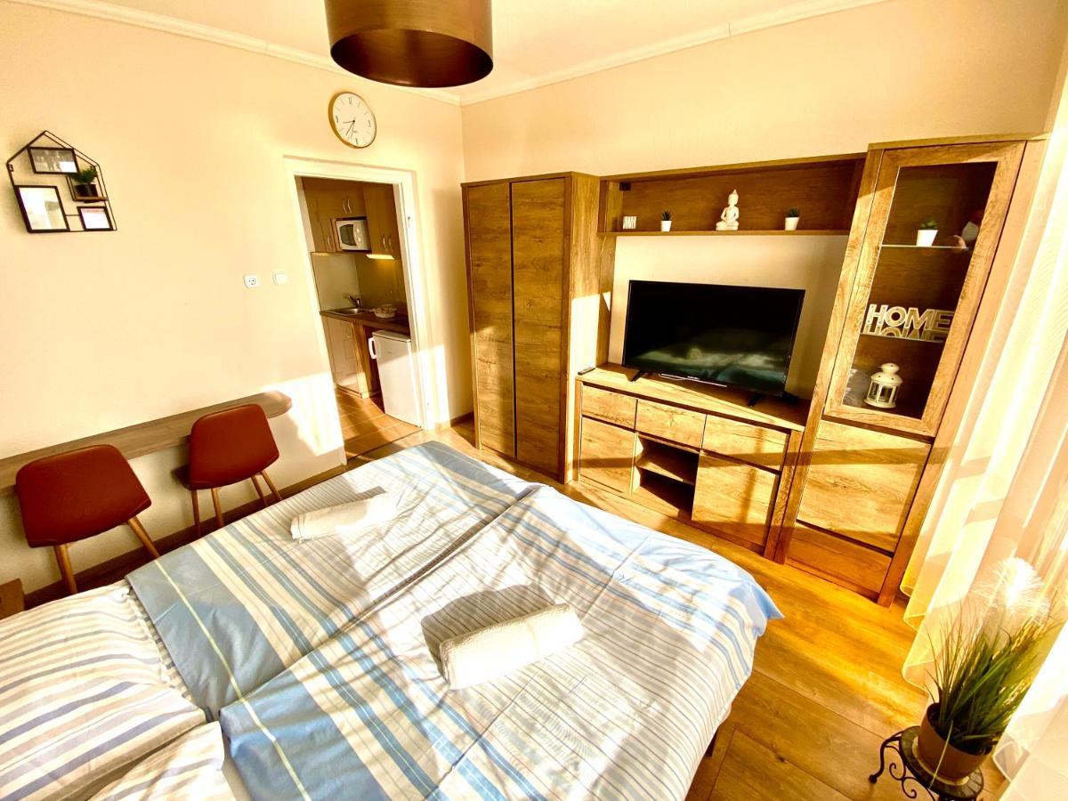 Aqua Blue Apartmanok - Шіофок Екстер'єр фото