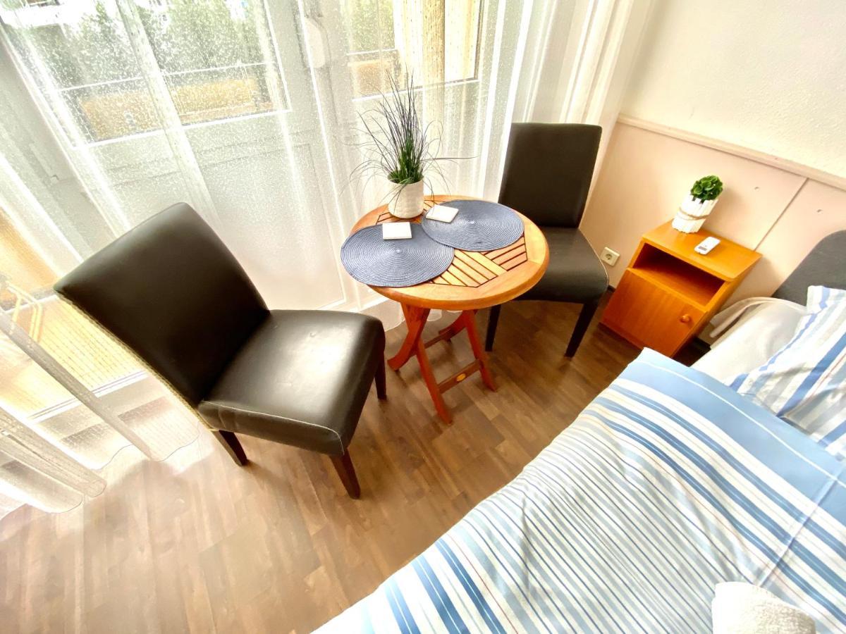 Aqua Blue Apartmanok - Шіофок Екстер'єр фото