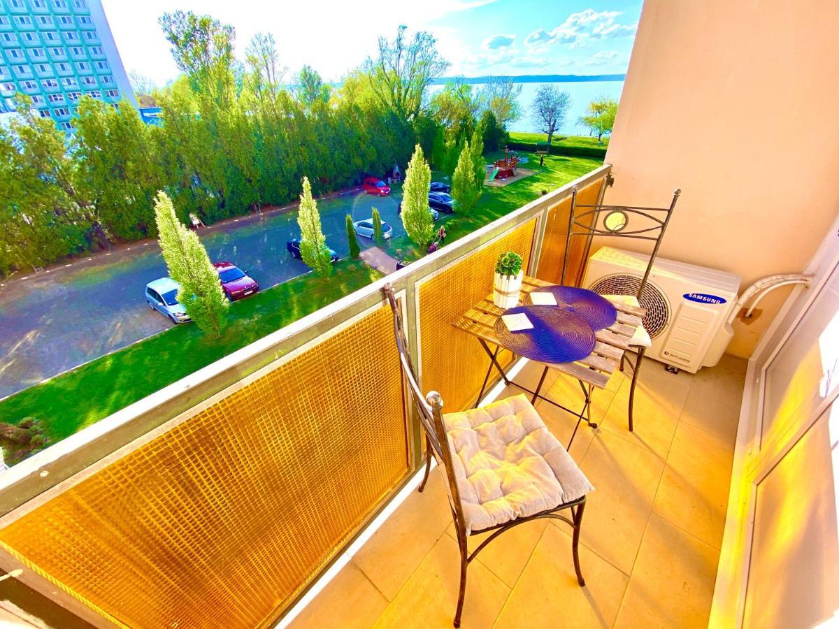 Aqua Blue Apartmanok - Шіофок Екстер'єр фото