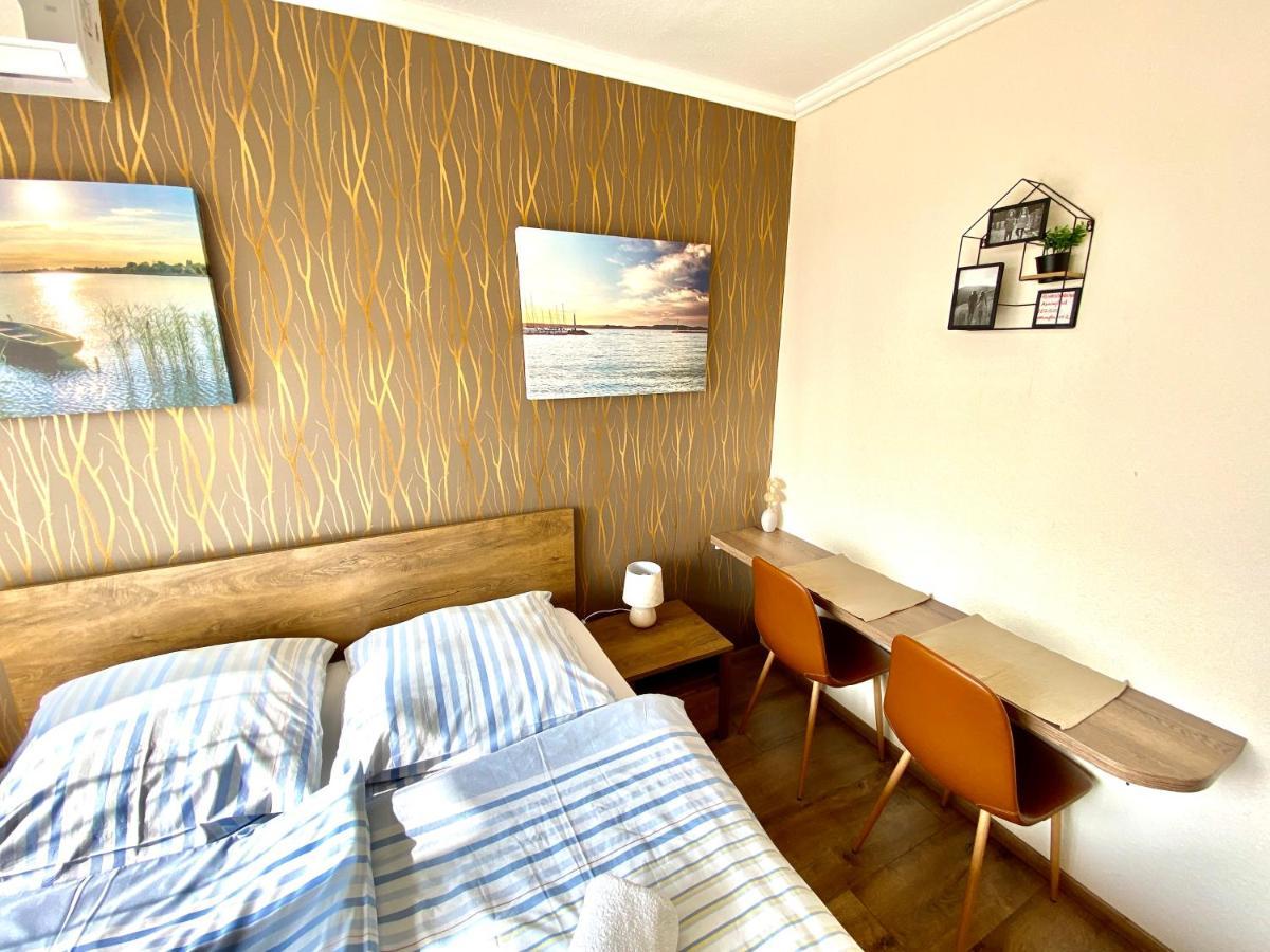 Aqua Blue Apartmanok - Шіофок Екстер'єр фото