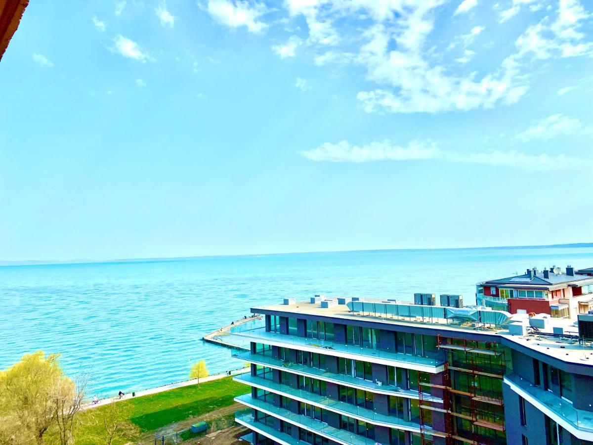 Aqua Blue Apartmanok - Шіофок Екстер'єр фото